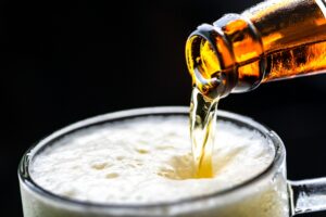 Imposto do pecado começa em 2027 e mira consumo de cigarros, bebidas e refrigerantes